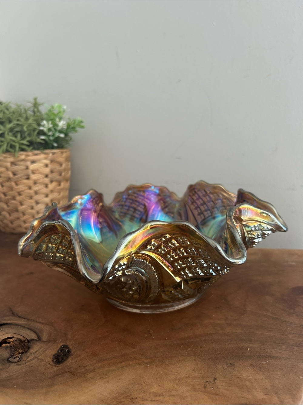 Imperial Smoke Diamond Ring CARNIVAL Glass ruffle edge 9” Bowl Dish iridescent